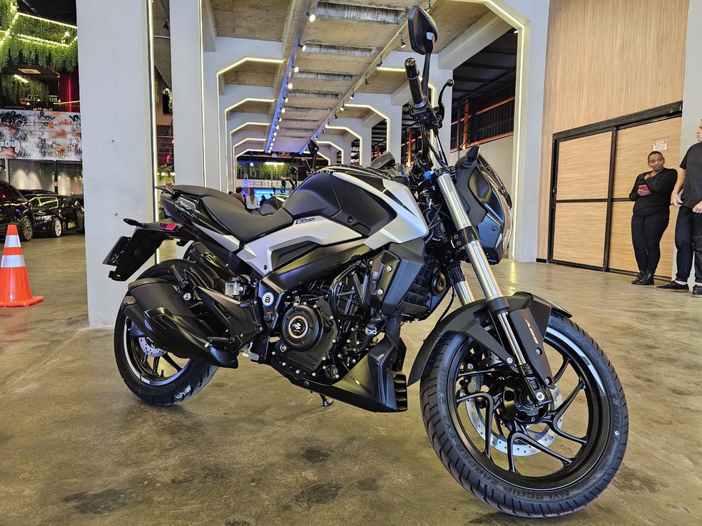 Bajaj Dominar 250 chega ao Brasil por R 22.500 para rivalizar com Twister e Fazer Motos G1