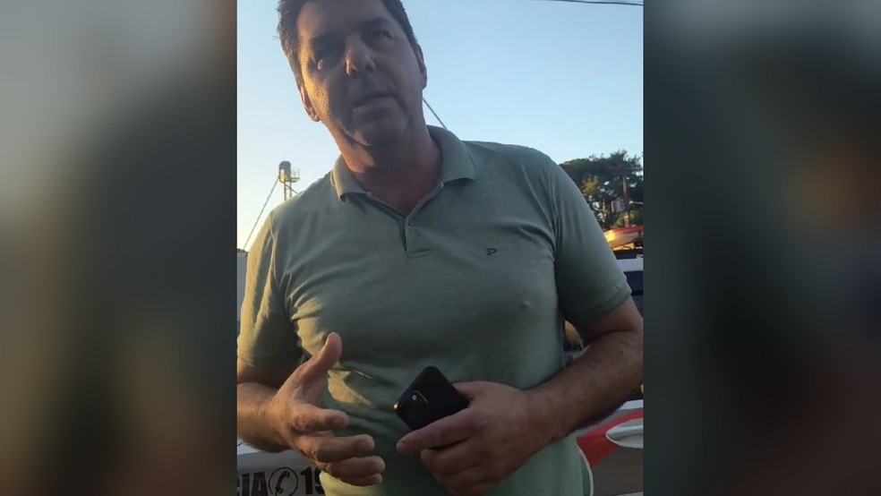 Prefeito ameaça PM em abordagem, diz que vai tirá-lo da cidade e afirma mandar no município de SC : 'quer guerra?' e 'sou teu chefe'; VÍDEO — Foto: Reprodução/Redes Sociais