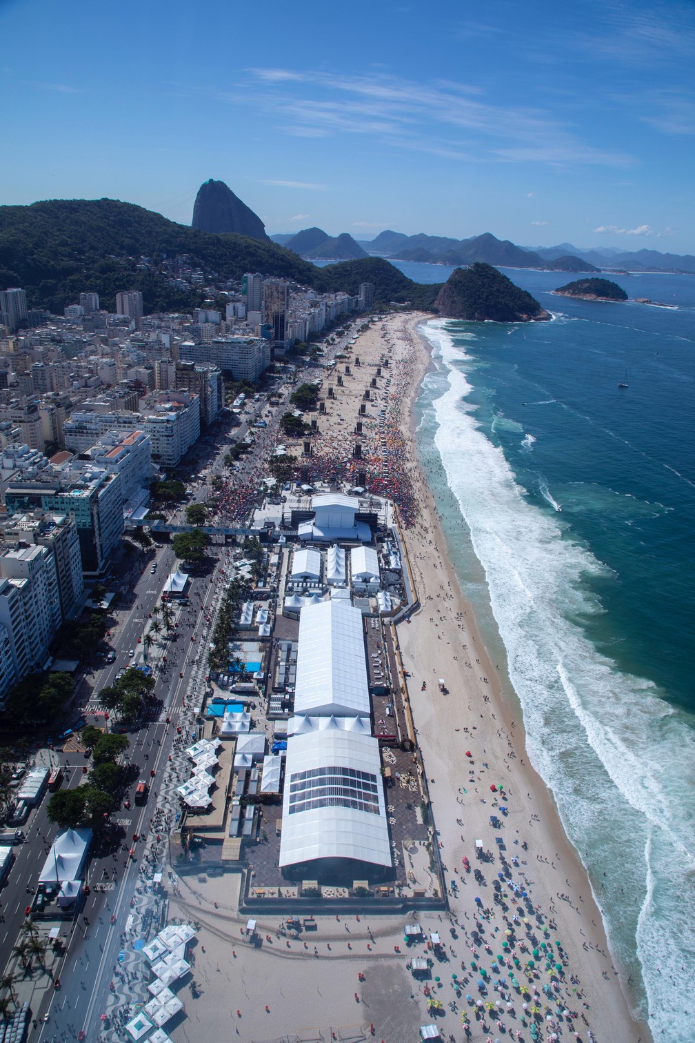 Vista aérea do palco na tarde deste sábado (3) do palco do show da Lady Gaga — Foto: Alexandre Macieira/Riotur