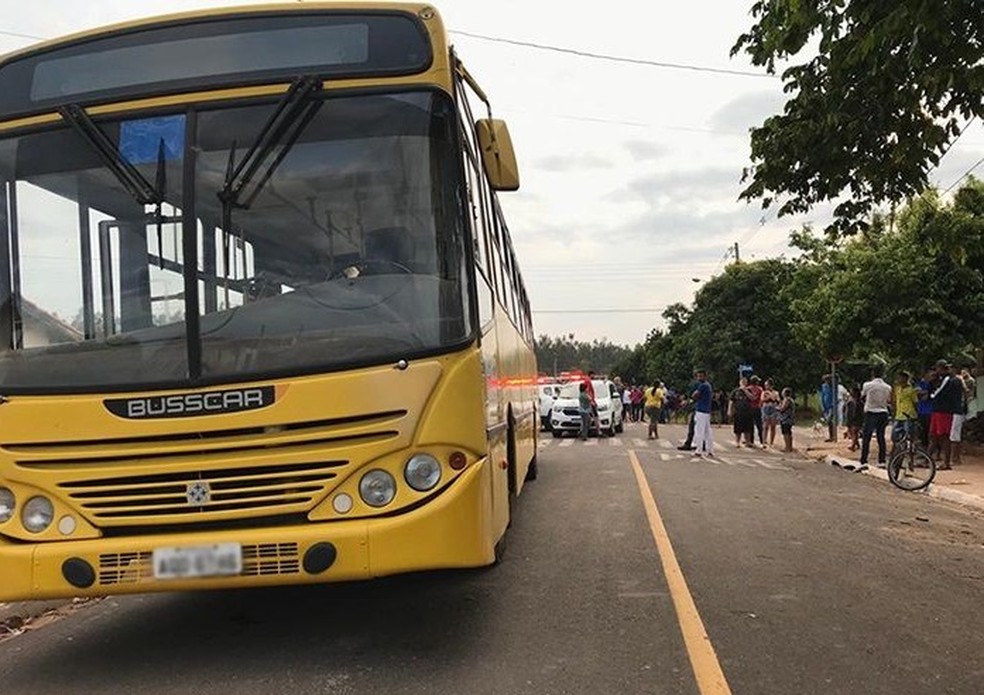 Menina de 8 anos morre após ser atropelada por ônibus da Prefeitura de Pacaembu (SP) — Foto: Rafael Massarotte/Folha Regional Pacaembu