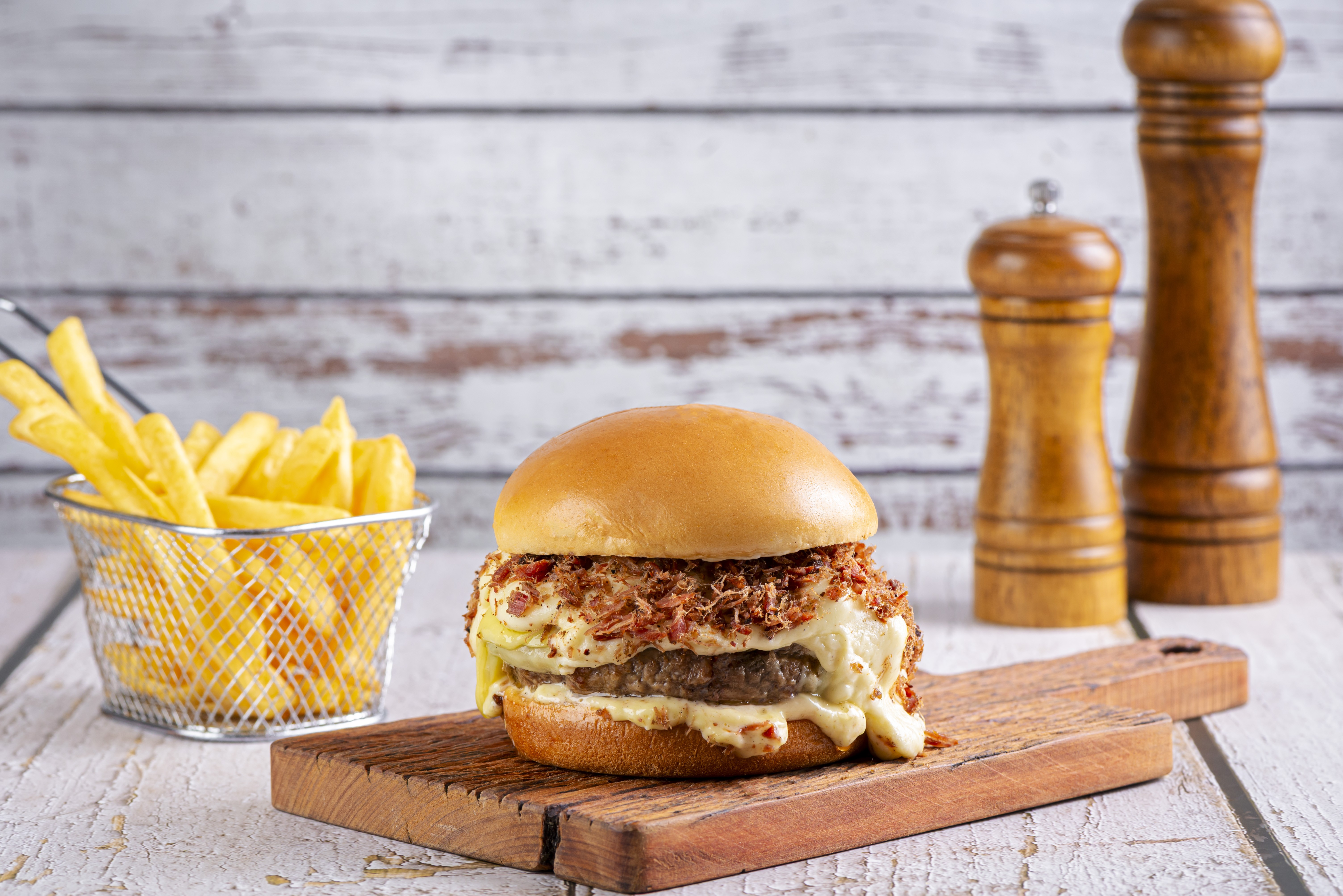 Maior festival de hambúrgueres de Curitiba retorna após seis anos com combos a partir de R$ 39