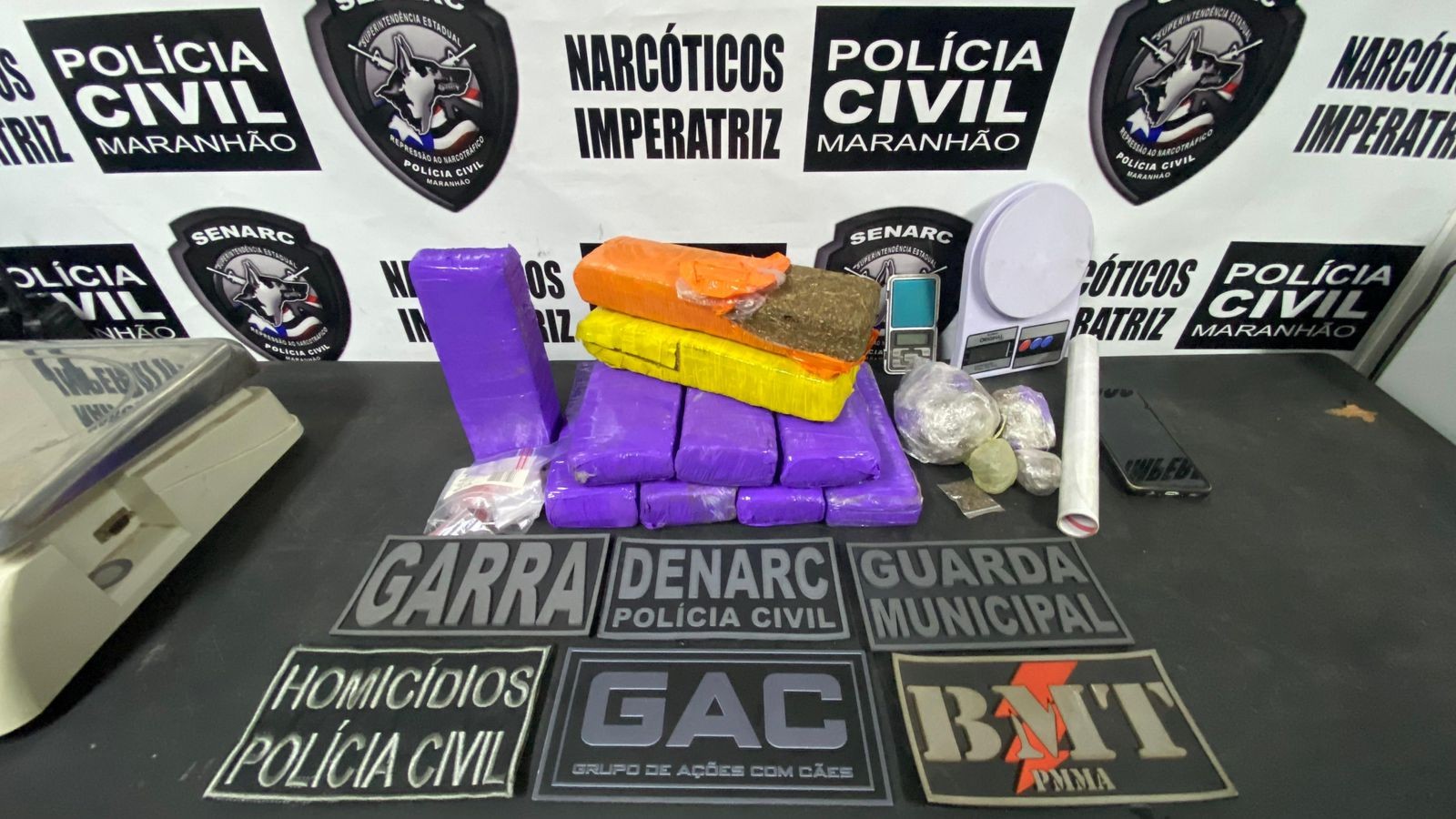 Operação contra o tráfico prende três pessoas e apreende quase 8 kg de drogas em Imperatriz
