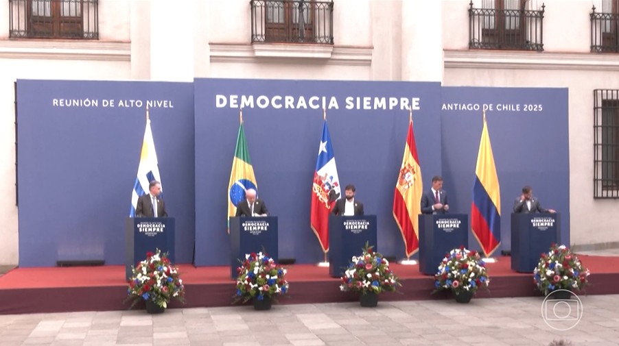 No Chile, Lula se reúne com 4 chefes de Estado para discutir defesa da democracia e combate ao extremismo