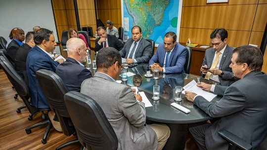 Ministério do Trabalho e Emprego e Prefeitura de Salvador articulam 'pacto' pelo trabalho decente no carnaval  - Durante ações fiscais realizadas no carnaval de 2025, na capital baiana, órgão federal resgatou 303 vendedores ambulantes em condições análogas à escravidão. 