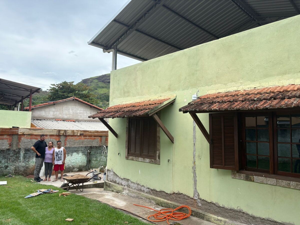 Tratamento em casa, home care, adaptação dos filhos e esperança no Rio: Os desafios da família de brasileira em estado vegetativo que voltou dos EUA