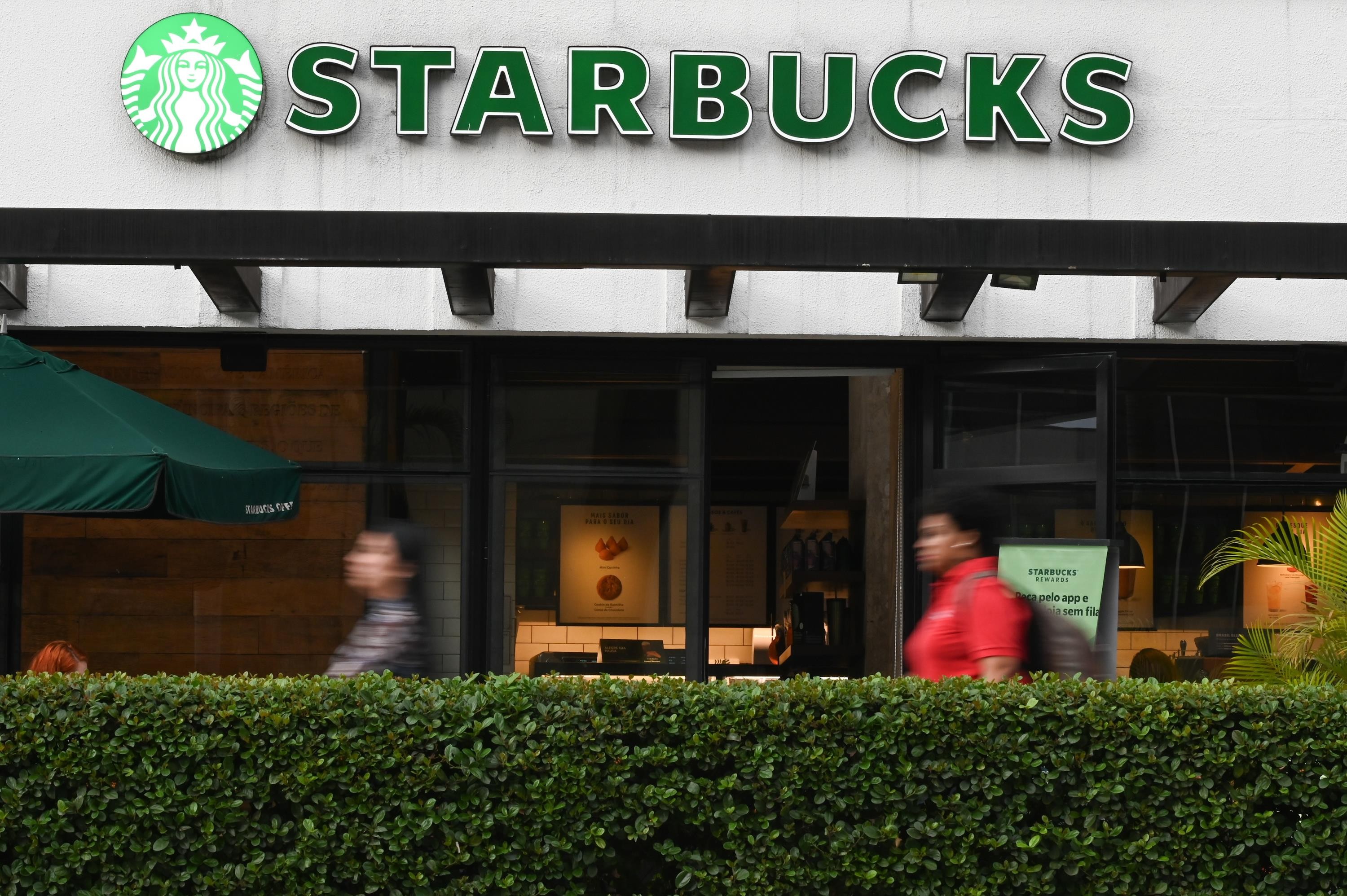 Starbucks vai fechar? De quanto é a dívida? Veja perguntas e respostas sobre a crise da marca no Brasil
