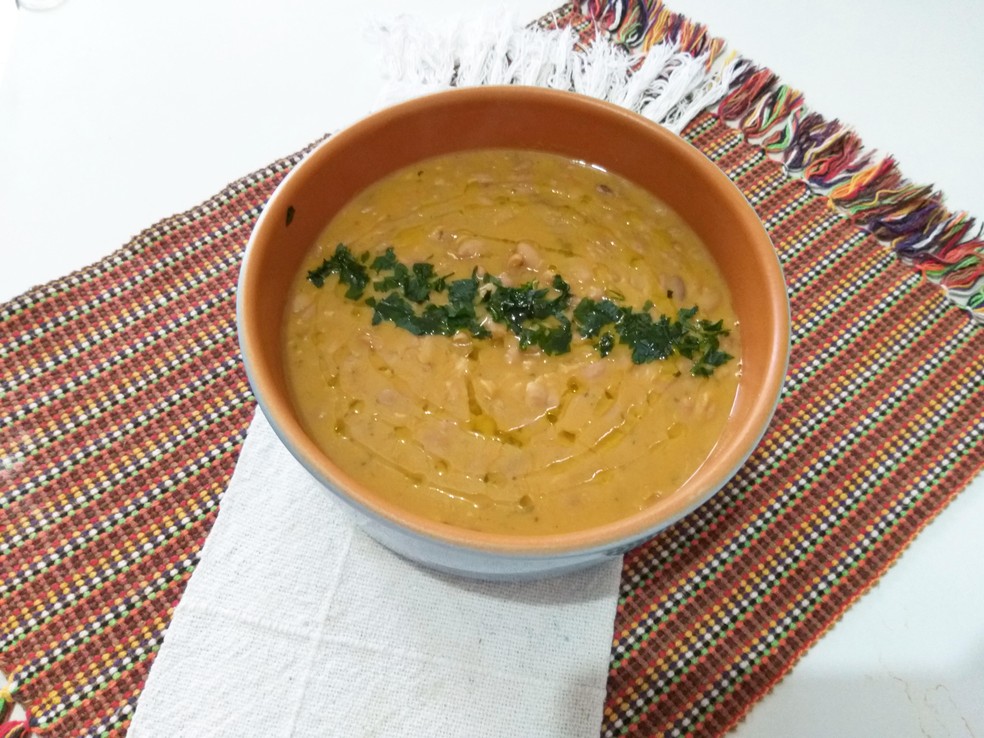 1 de 6
Feijão carioca temperado com salsinha e azeite, feito pela cozinheira Margot Lambert — Foto: Margot Lambert