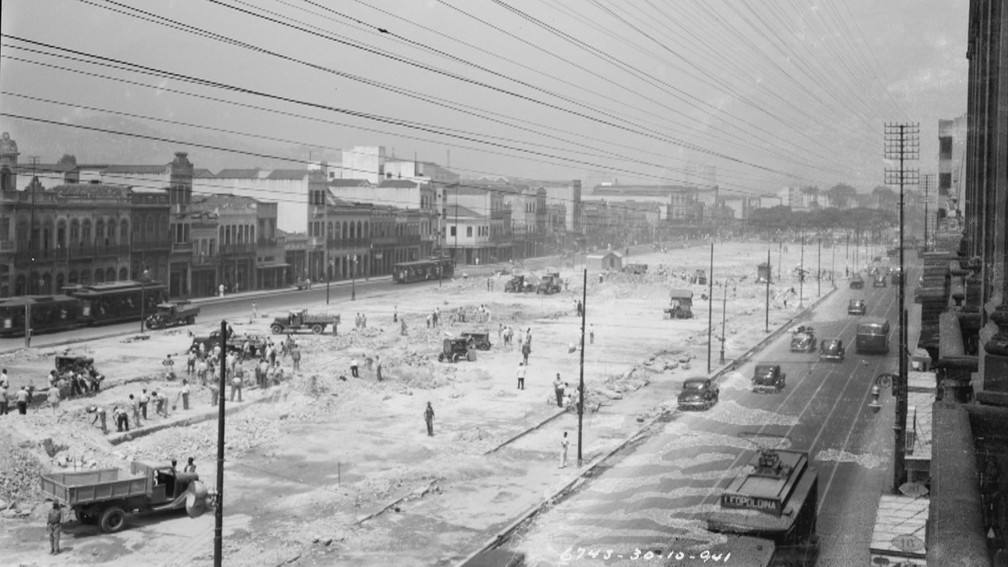 Obras de abertura da Av. Presidente vargas — Foto: Acervo do Arquivo Geral da Cidade do Rio de Janeiro