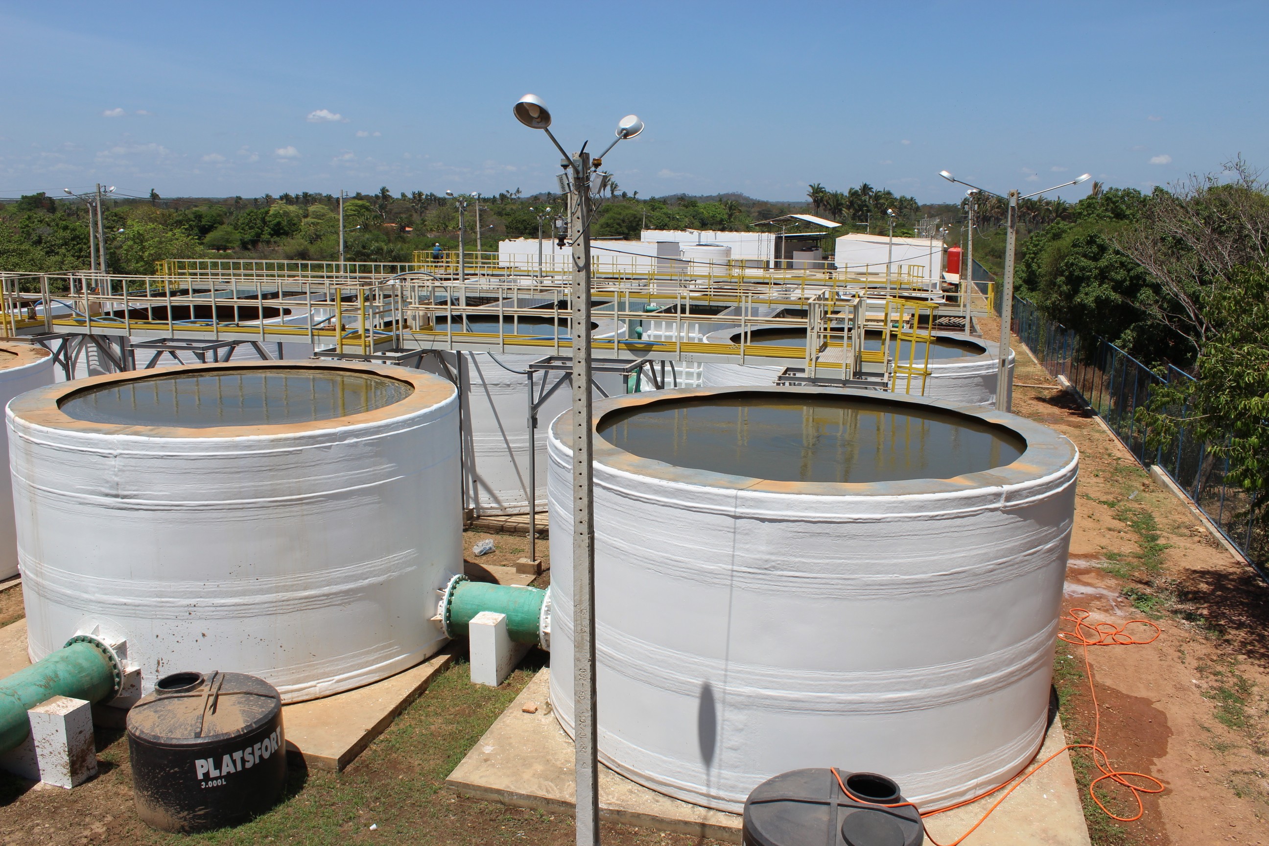 Acidente com poste afeta energia e abastecimento de água na Zona Norte de Teresina