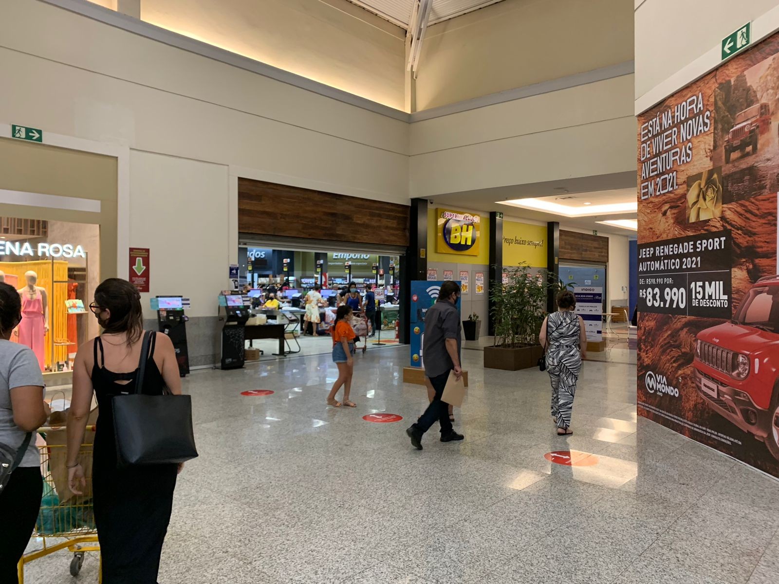 Casal é preso em praça de alimentação de shopping em Varginha