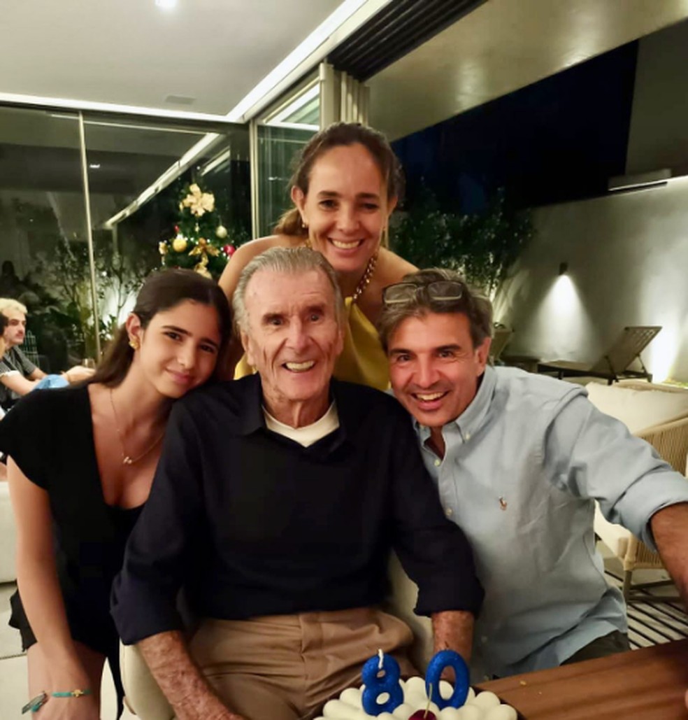 Wilson Fittipaldi comemorando 80 anos em 25 de dezembro com a família — Foto: Reprodução/Instagram
