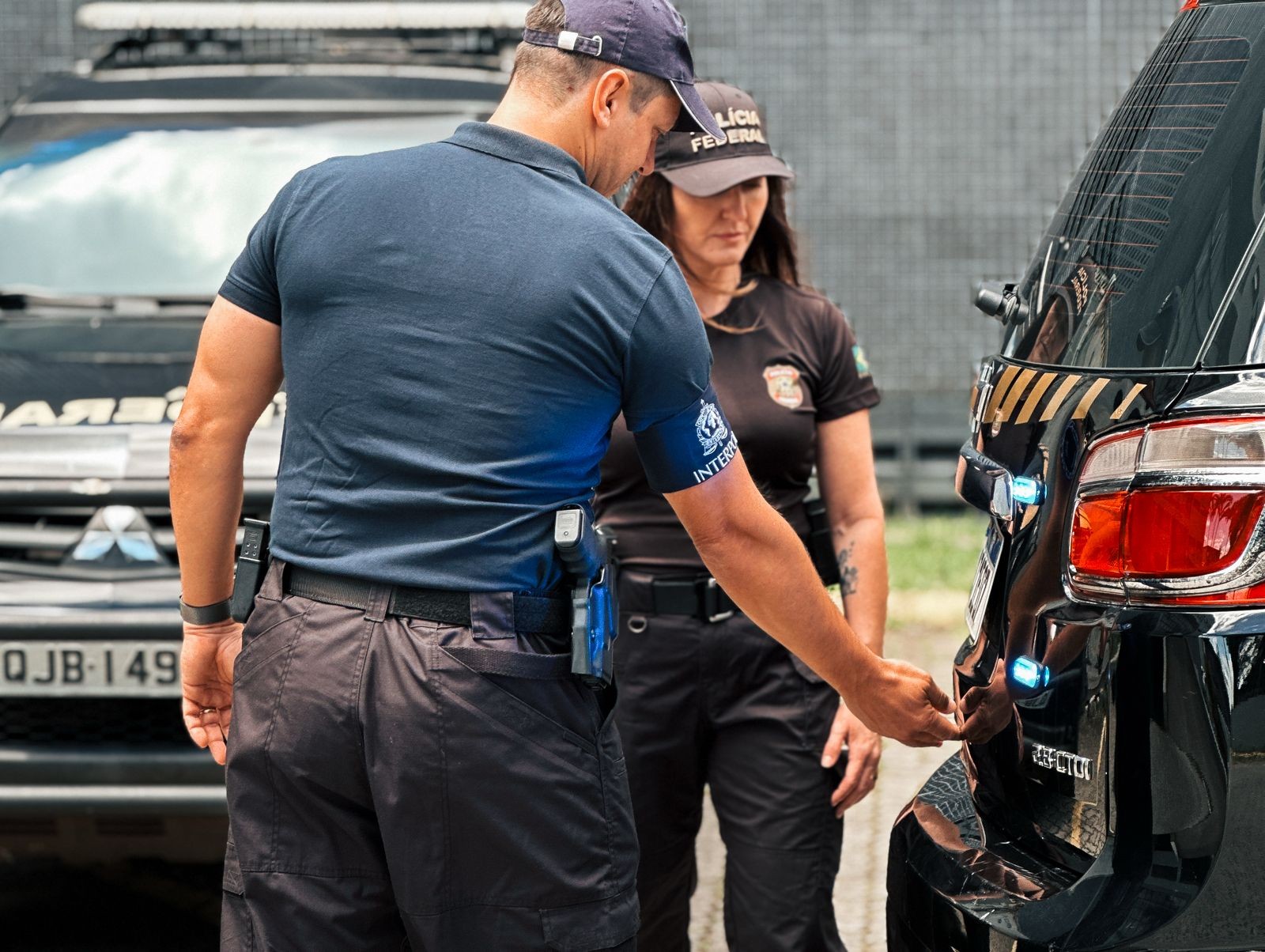 Venezuelano foragido por terrorismo e argentino procurado por roubo são presos pela PF em SC 