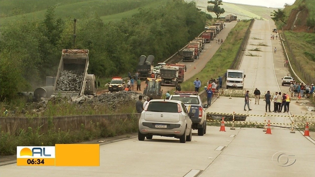 Erosão na BR-101 não tem relação com colapso em Maceió