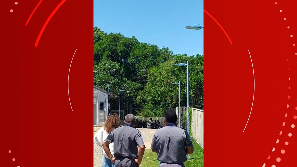 Homem armado invade campus da UFBA e assusta estudantes em Salvador — Foto: Redes Sociais
