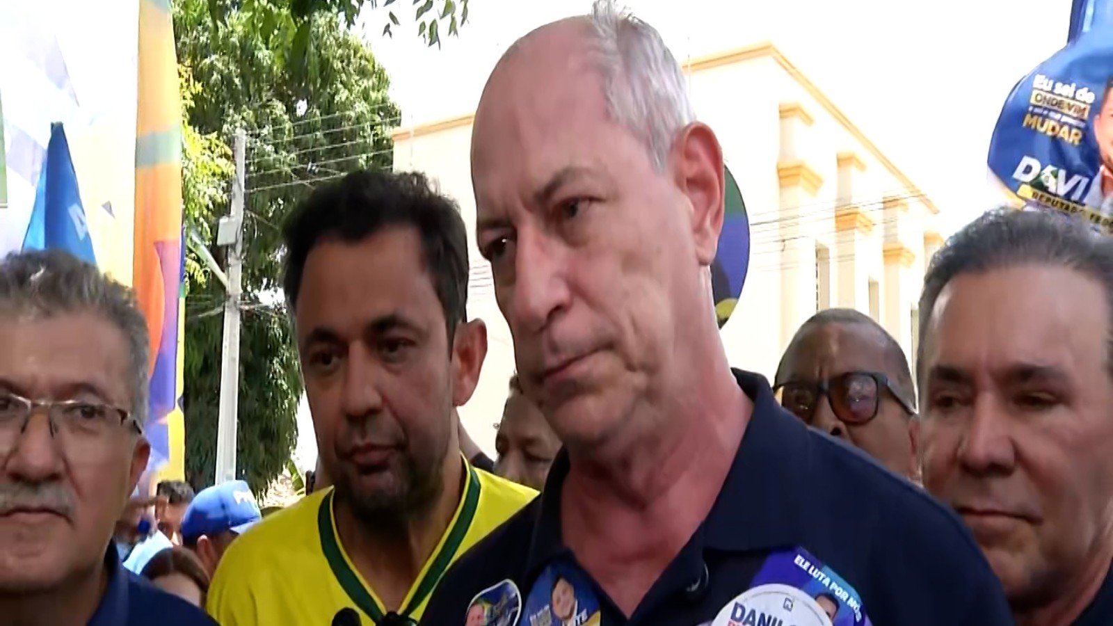 Ciro promete estabelecer regularidade nos editais culturais e ofertar assessoramento aos artistas do Ceará
