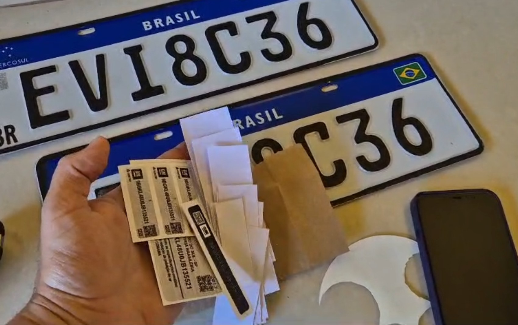 Três homens são presos suspeitos de clonagem de placas de veículos em Ribeirão Preto, SP
