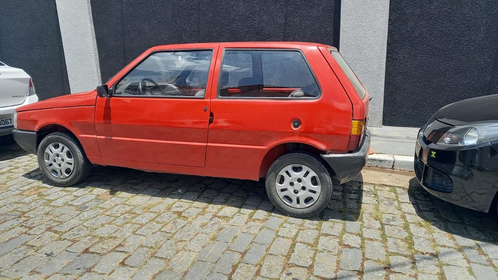 Segundo o delegado, este foi o carro que os suspeitos usaram para atropelar a vítima — Foto: Basilio Magno/TV Diário
