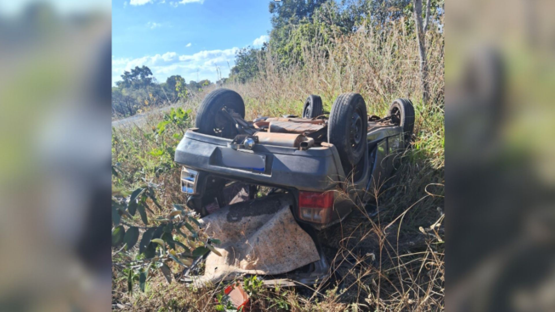 Motorista morre ao atingir canaleta de escoamento de água e carro capotar na MG-413 em Araguari 