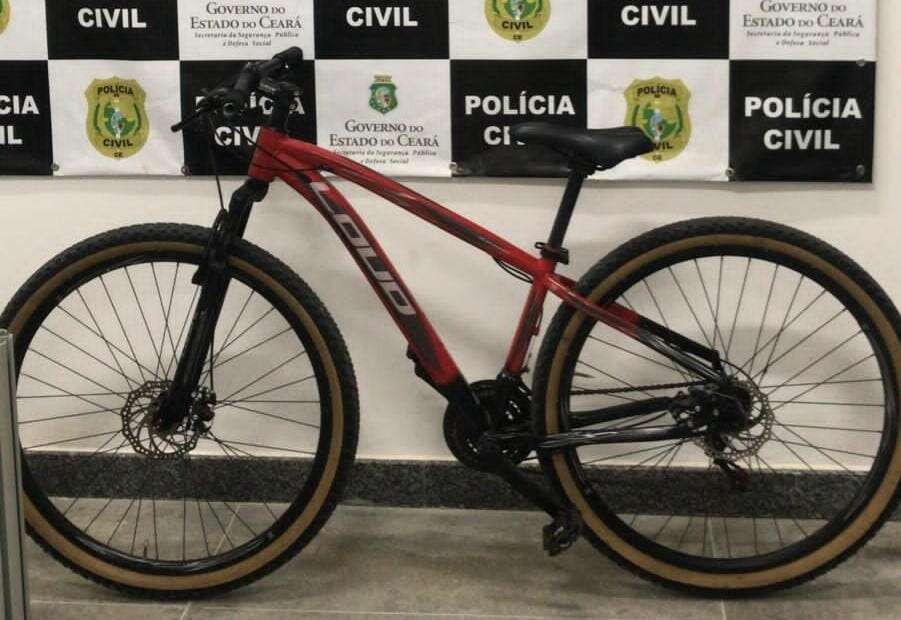 Policiais fingem ser clientes e prendem mulheres que vendiam na internet bicicleta furtada na Grande Fortaleza