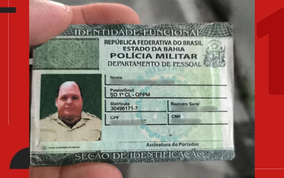 Suspeito foi preso após apresentar carteira de identificação falsificada — Foto: Polícia Militar