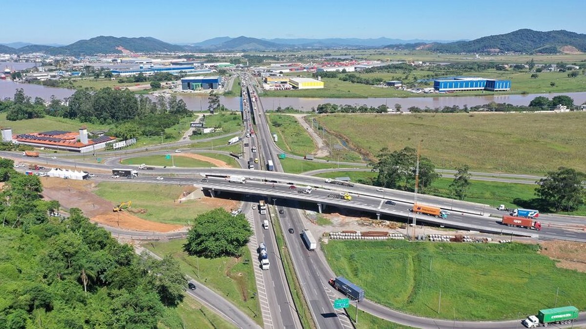 Ministro dos Transportes entrega em SC parada de descanso para ...