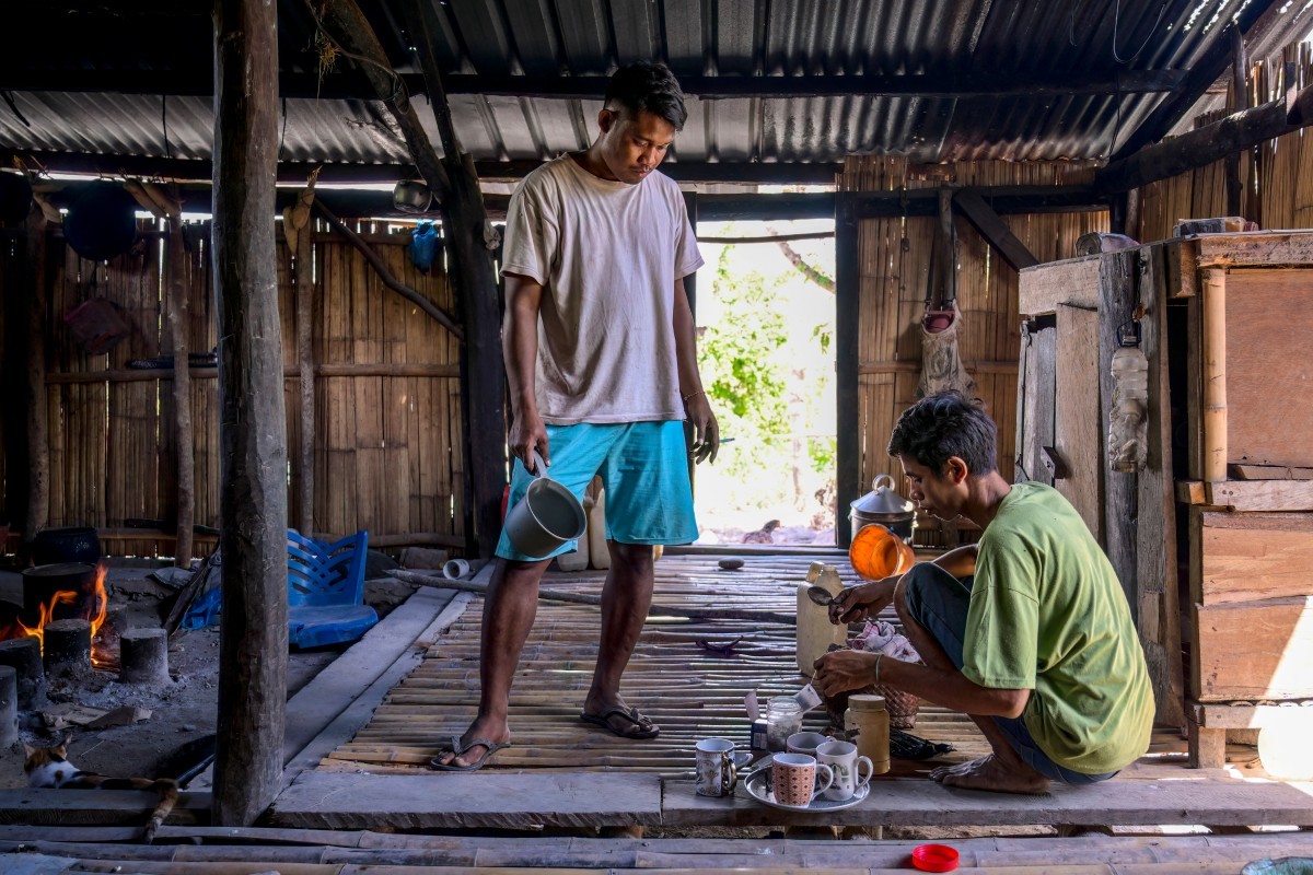 Sumba, a ilha paradisíaca onde homens e mulheres vivem como escravizados