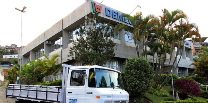 Gari que se feriu após cair de caminhão de lixo em Juiz de Fora vai receber indenização de R$ 7 mil