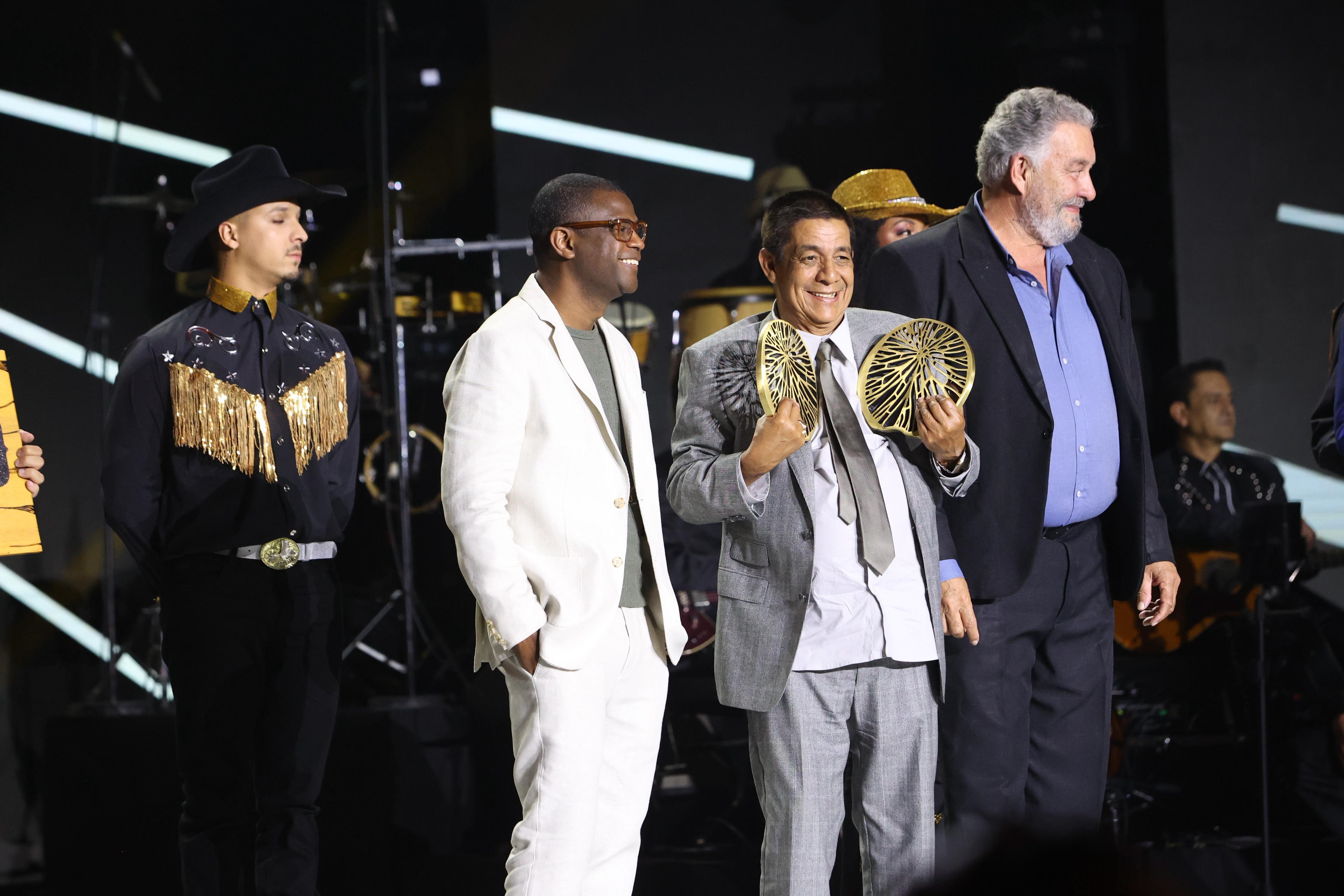 Liniker, Zeca Pagodinho, Lauana Prado e Grelo vencem Prêmio da Música Brasileira 2025; veja lista