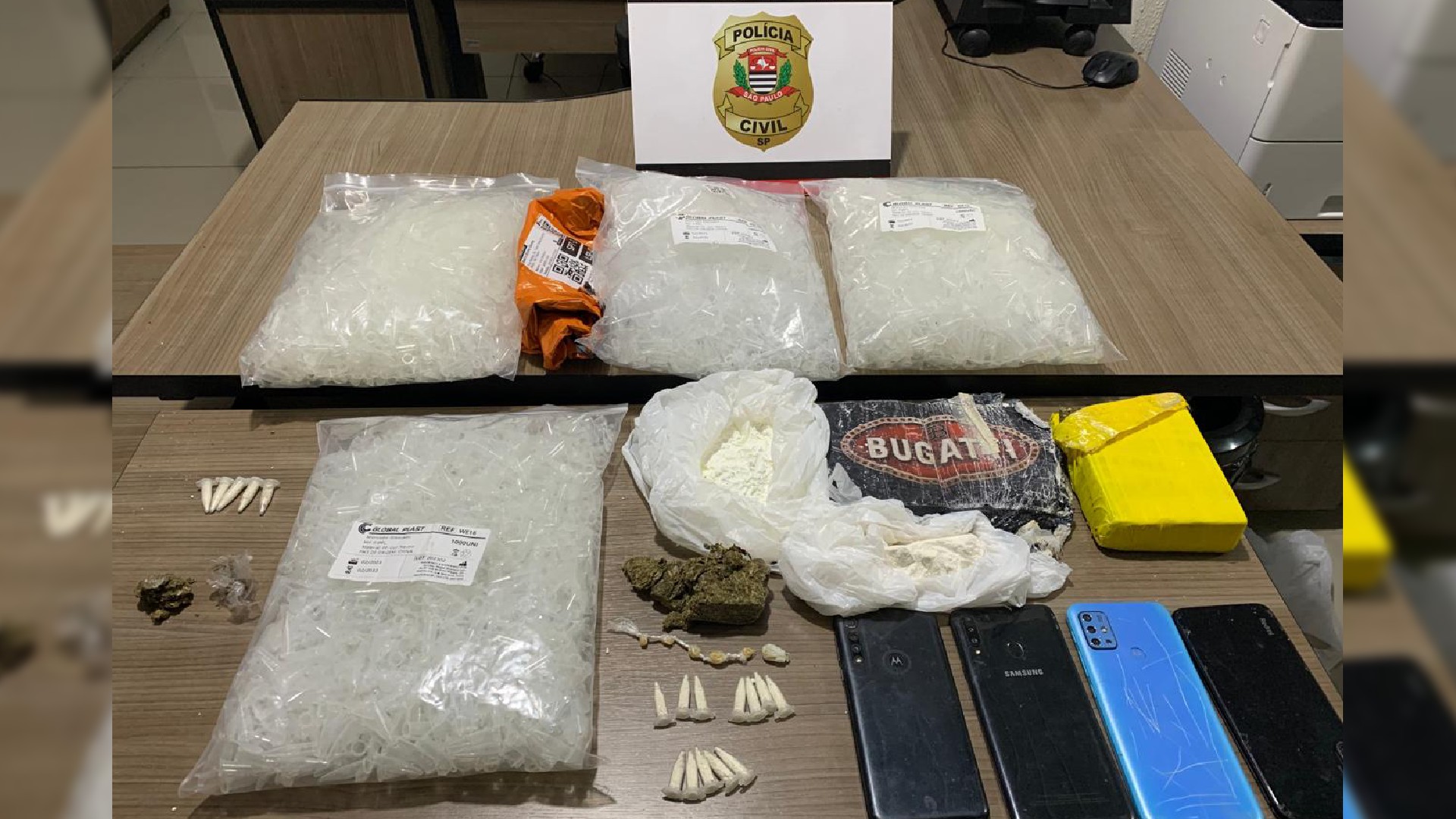 Força-tarefa apreende tijolos de cocaína e prende quatro por tráfico em Santa Cruz do Rio Pardo