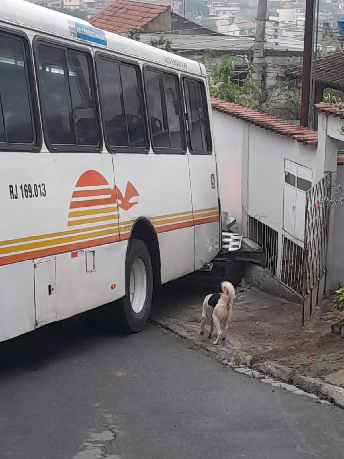 Após acidente em Barra Mansa, prefeitura cobra intervenção do Detro-RJ em empresa de ônibus