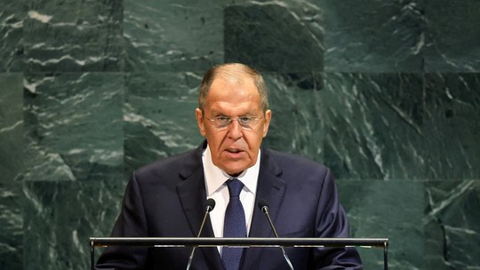 Crise dos drones: Rússia diz que usaria armas de destruição em massa em eventual guerra com Europa - Ex-presidente russo Dmitri Medvedev, atualmente vice-conselheiro de Segurança de Putin, disse ainda que Europa não têm força para guerra contra Moscou. Líderes europeus vêm acusando a Rússia de estar por trás dos drones que apareceram sobre aeroportos e bases militares da UE.