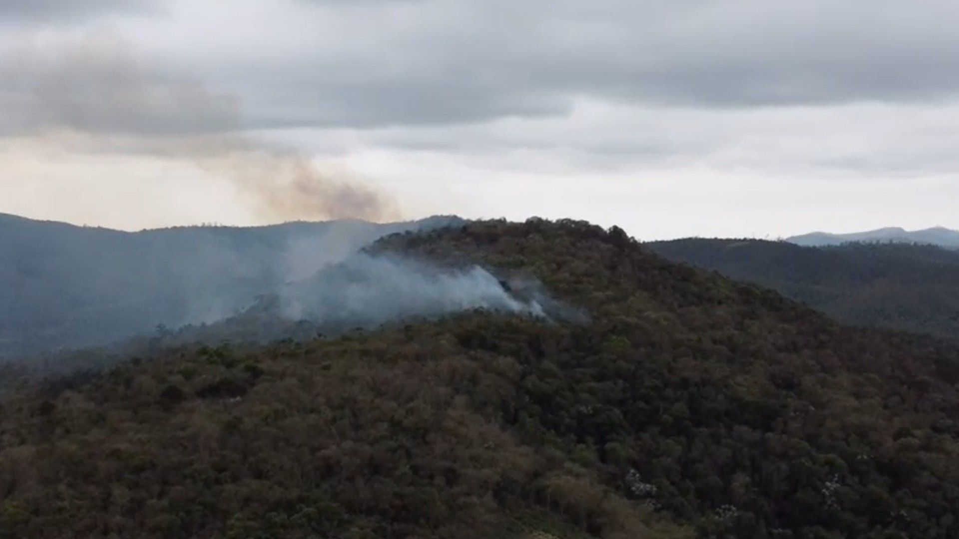 Incêndio atinge área da Serra do Japi entre Cajamar e Jundiaí