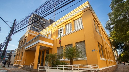 Prefeitura de Canoas abre concurso com 436 vagas e salário de até R$ 6.146; veja como se inscrever - Candidatos podem se inscrever até 8 de outubro.