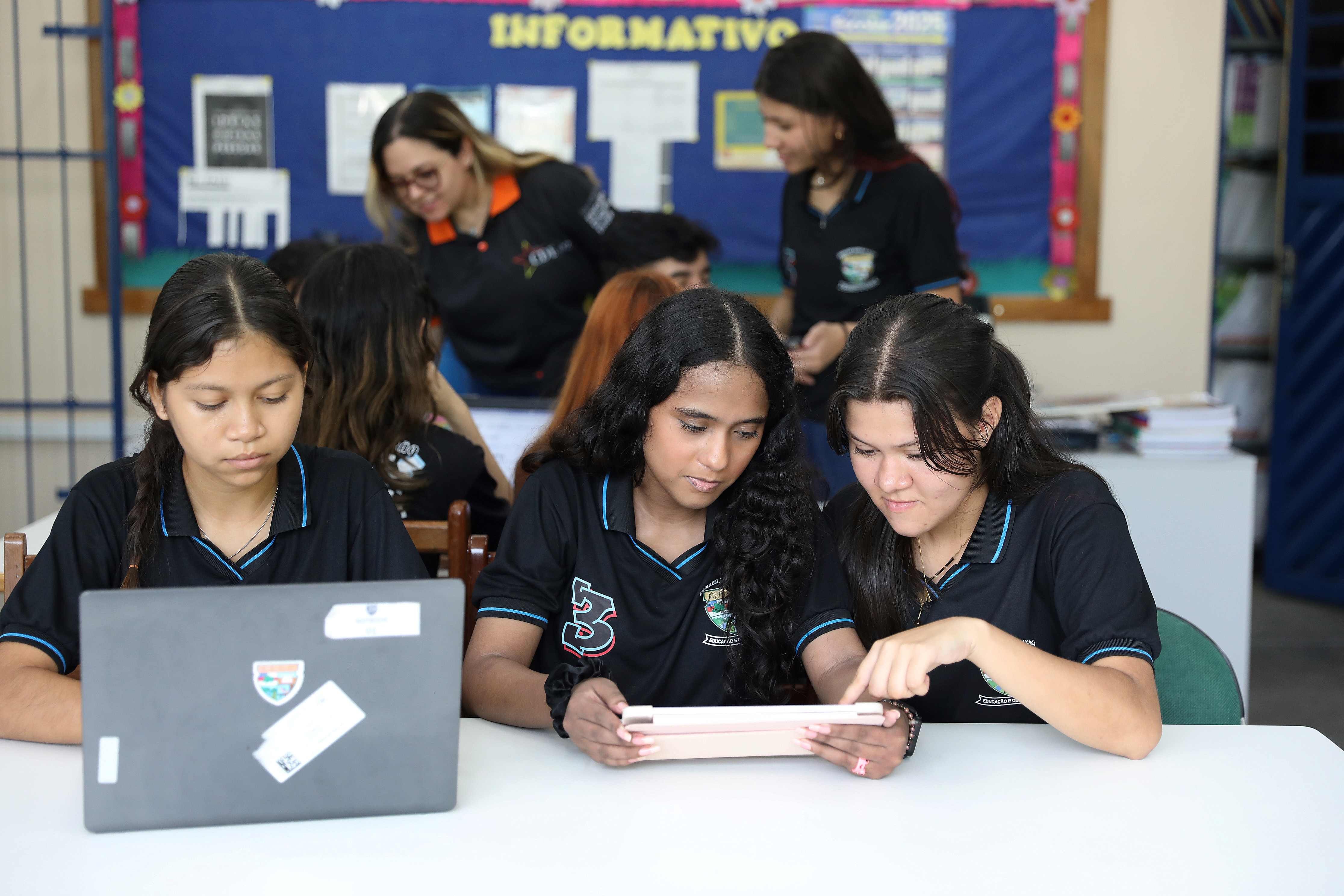 Escolas da rede estadual fazem mutirão para inscrições no Enem 2025; prazo termina nesta sexta