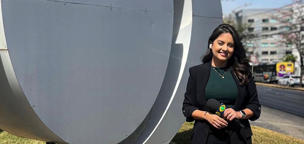 Alice Ribeiro, repórter da Band Minas que estava no carro envolvido no acidente desta quarta-feira (15). — Foto: Reprodução/Redes Sociais