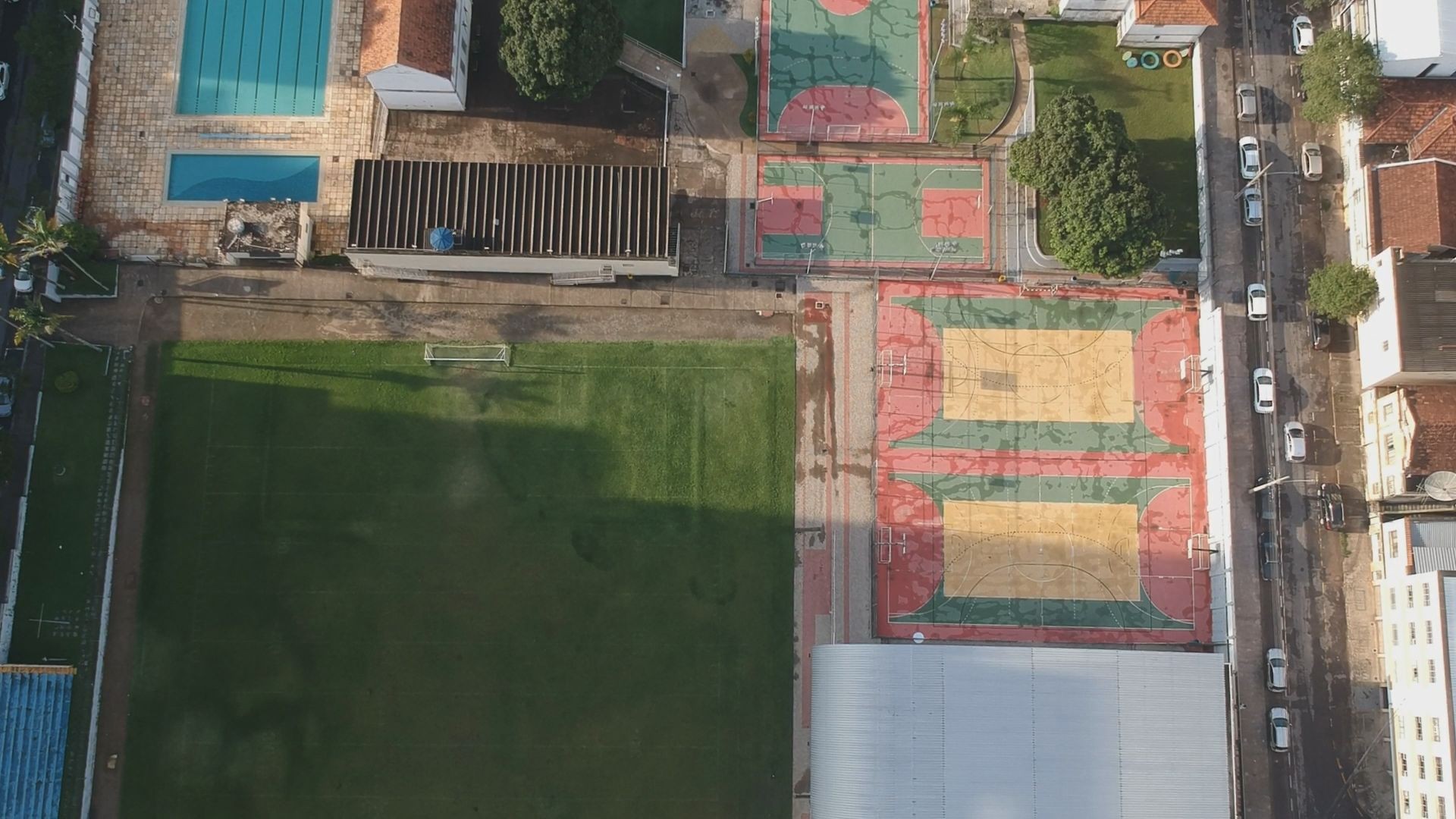 Colégio que diz ter registro de partida de futebol antes de Charles Miller chegar ao Brasil leiloa centro esportivo para quitar dívidas de R$ 2 bilhões