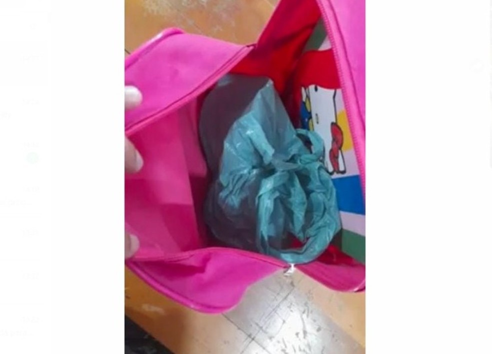 Droga encontrada em mochila de criança no AP — Foto: Reproduão/Internet