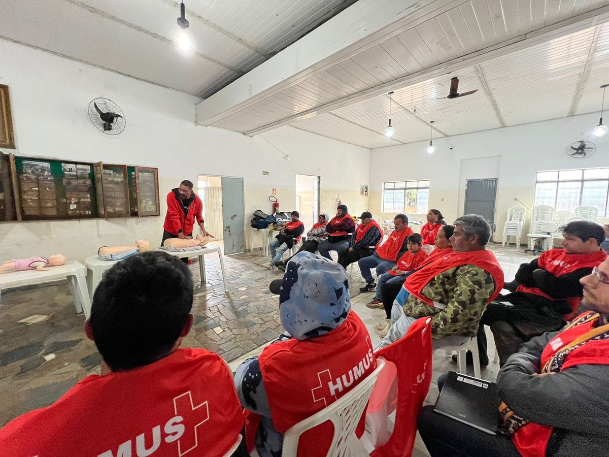 Treinamento de resgate realizado em terremoto no Haiti é feito em ilha de Porto Alegre após enchente | Rio Grande do Sul