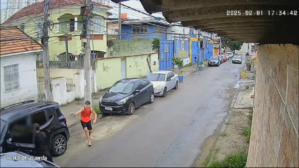 Homem assalta motorista na Zona Norte do Rio — Foto: Reprodução/TV Globo