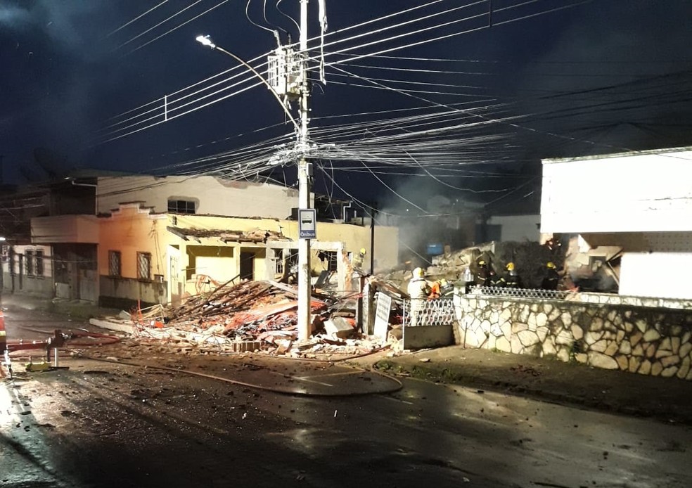 Casa do Albergado pega fogo após caixa d'água transbordar e atingir parte  elétrica em Juiz de Fora, Zona da Mata