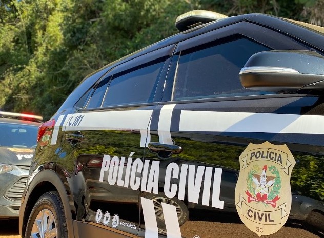 Adolescente é investigado por jogar cães em fornalha, filmar e divulgar vídeo em SC