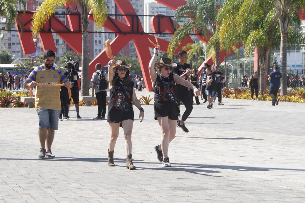 Público começa a entrar na Cidade do Rock para o primeiro dia de Rock in Rio (2 de setembro) — Foto: Graça Paes / AgNews