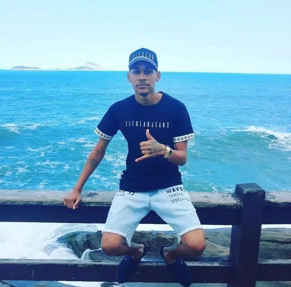 Danilo da Silva Santana, 26 anos, foi encontrado morto esquartejado em Belford Roxo — Foto: Reprodução