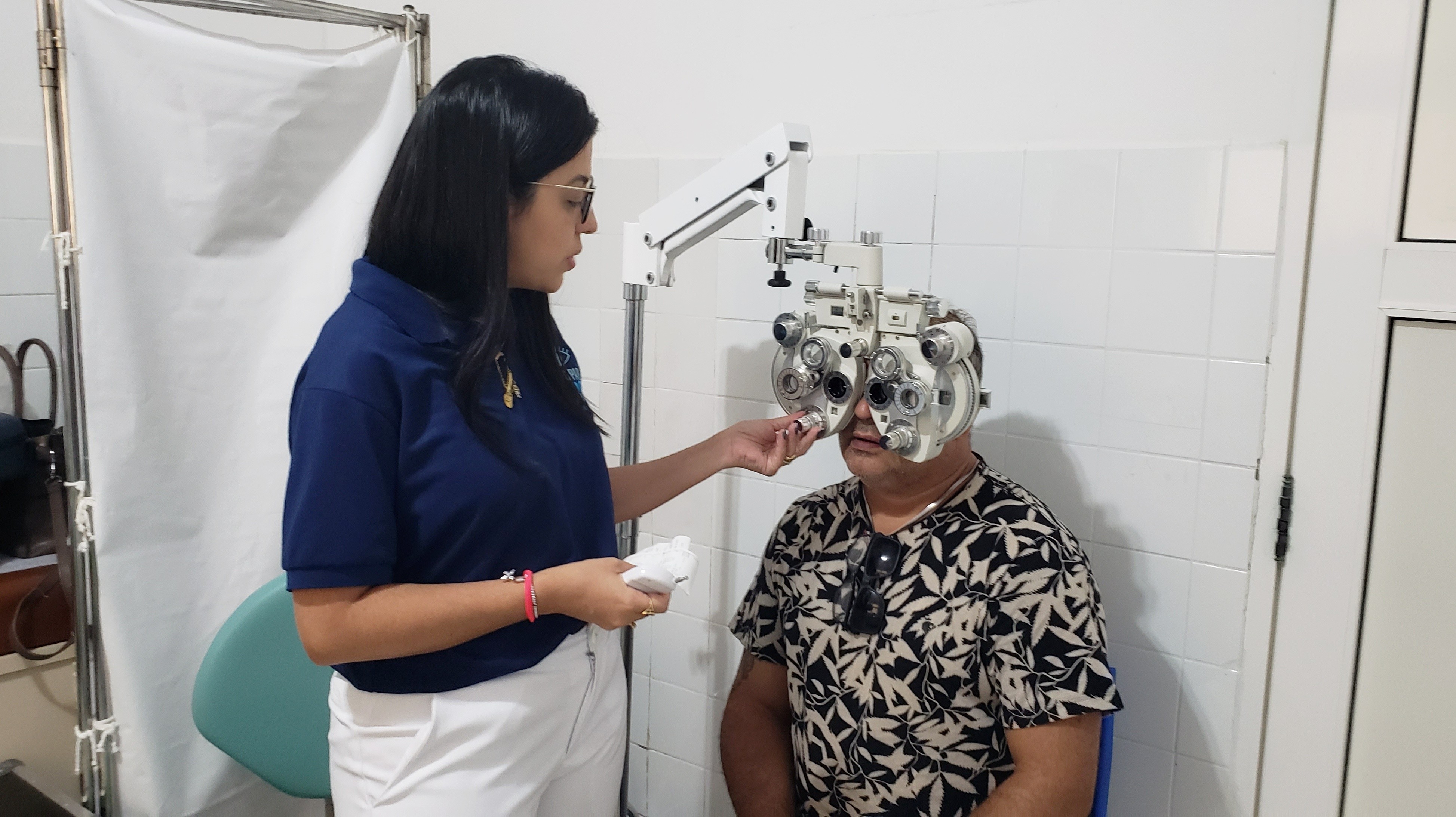 
Moradores de Noronha recebem atendimento oftalmológico gratuito; expectativa dos organizadores é realizar 500 consultas