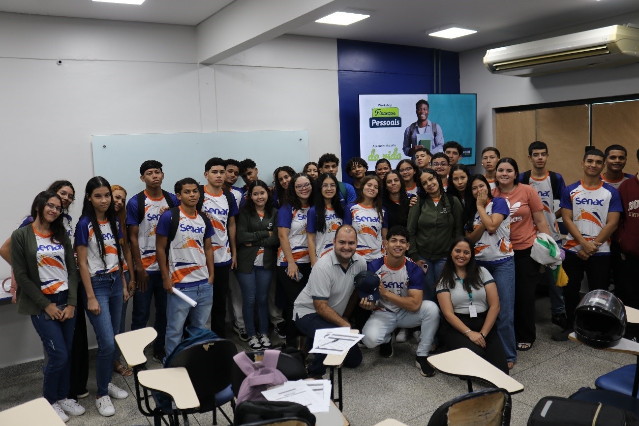 Sicoob Amazônia leva educação financeira a estudantes em parceria com Fecomércio