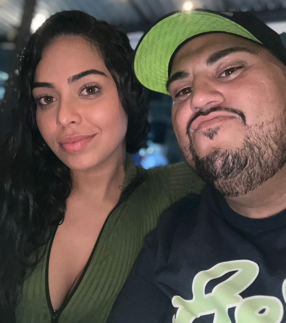  Alexandre Roberto Ribeiro Mello, de 32 anos, e a esposa Anne Caroline Nascimento &mdash; Foto: Arquivo pessoal