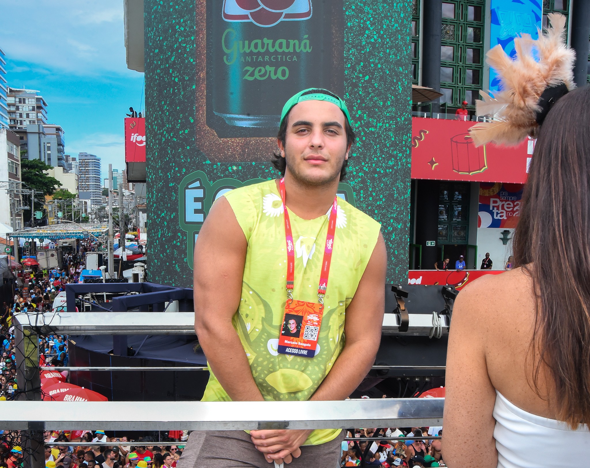 FOTOS: veja os famosos na segunda de carnaval 