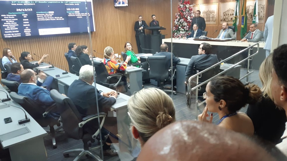 Vereadores de Natal aprovaram dois projetos em regime de urgência antes de aprovarem a LOA 2024 — Foto: Sérgio Henrique Santos/Inter TV Cabugi