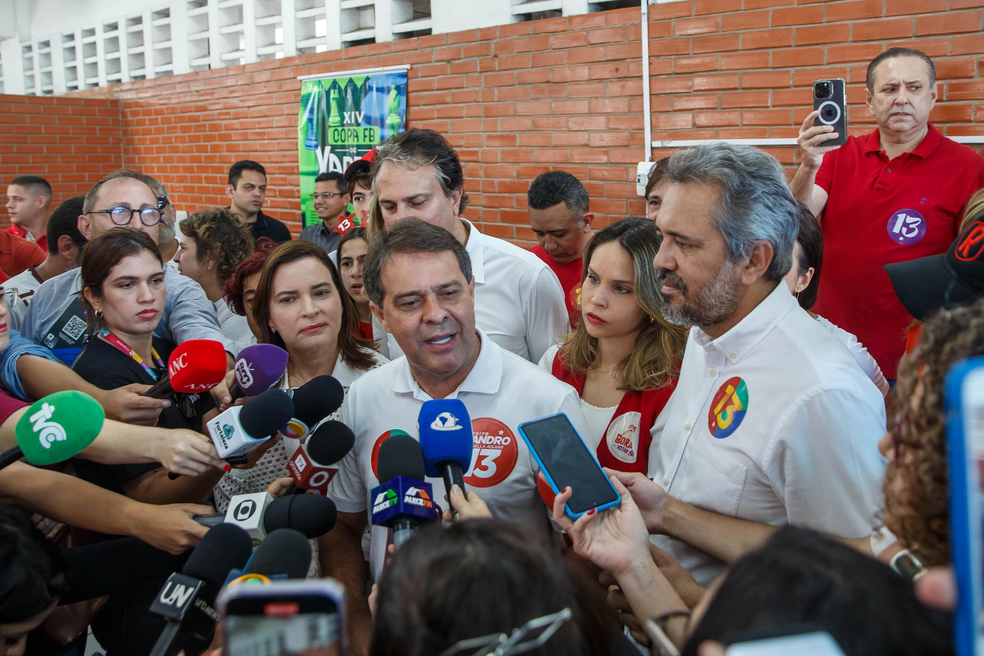 Evandro teve, durante a campanha, apoio de aliados do PT. — Foto: Davi Rocha (Sistema Verdes Mares/SVM)
