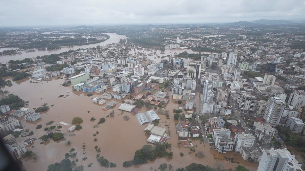 Cidades do Vale do Taquari ficaram debaixo d'água com passagem de ciclone — Foto: Maurício tonetto/Secom